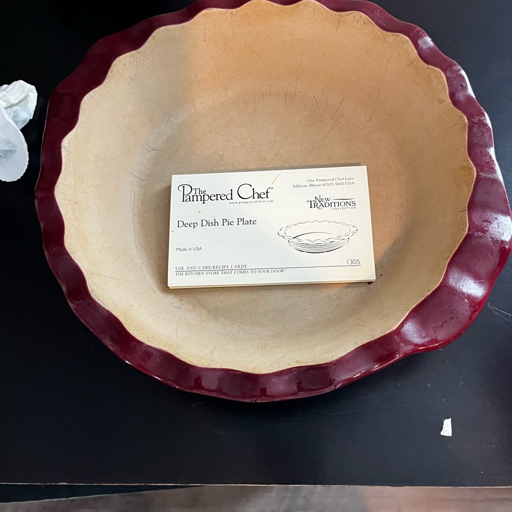 Pampered Chef Pie Plate with Burgundy Rim